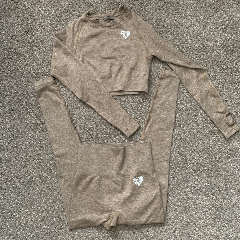 Women’s Best Legging with Long Sleeve Crop Top